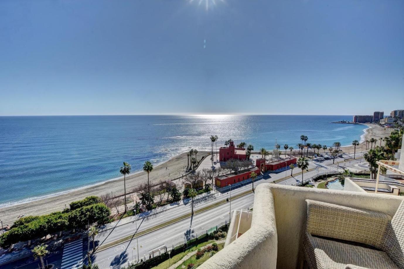 Apartment Deluxe Large Sea Views Benalbeach