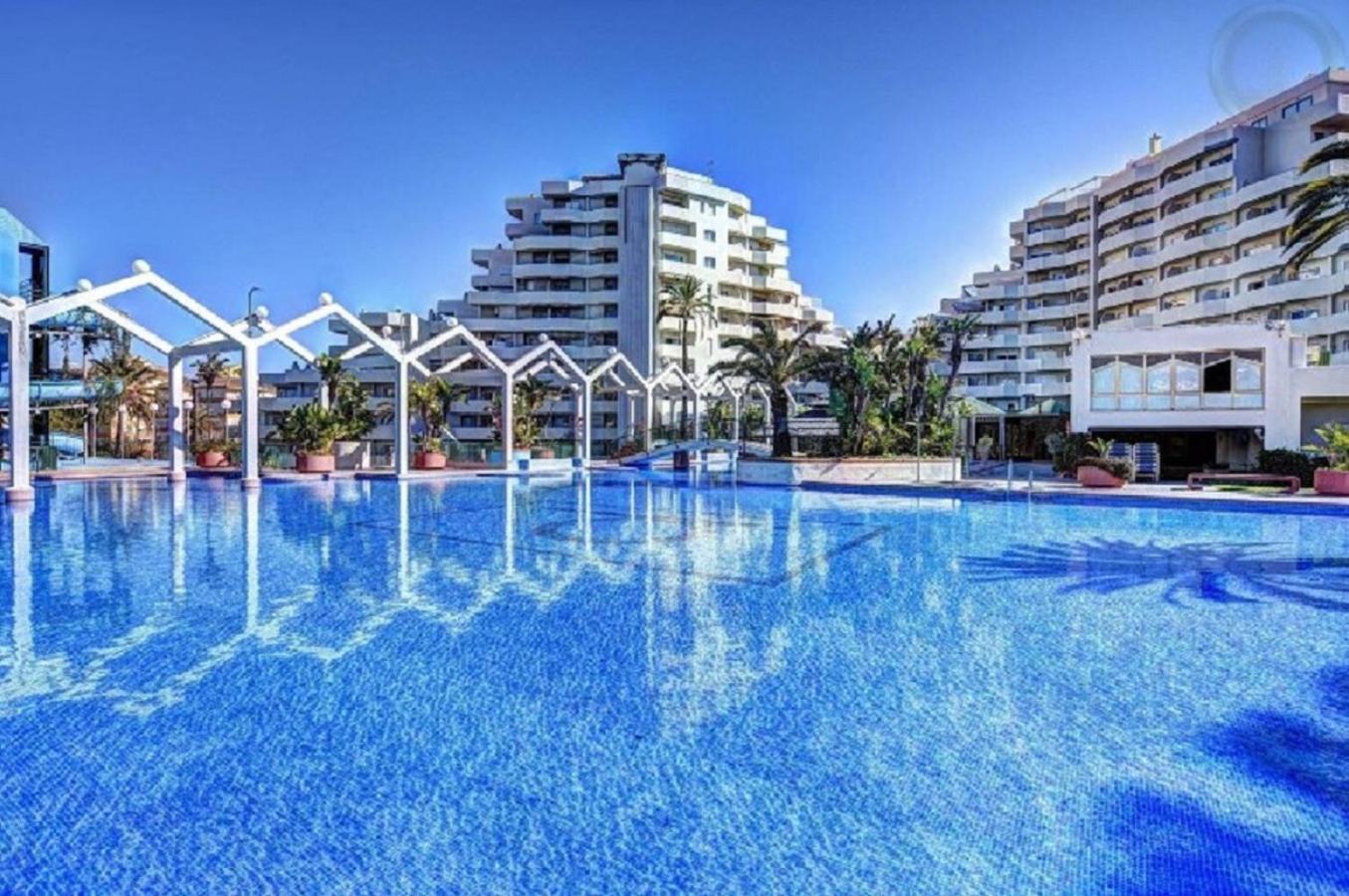 Deluxe Large Sea Views Benalbeach Apartment *