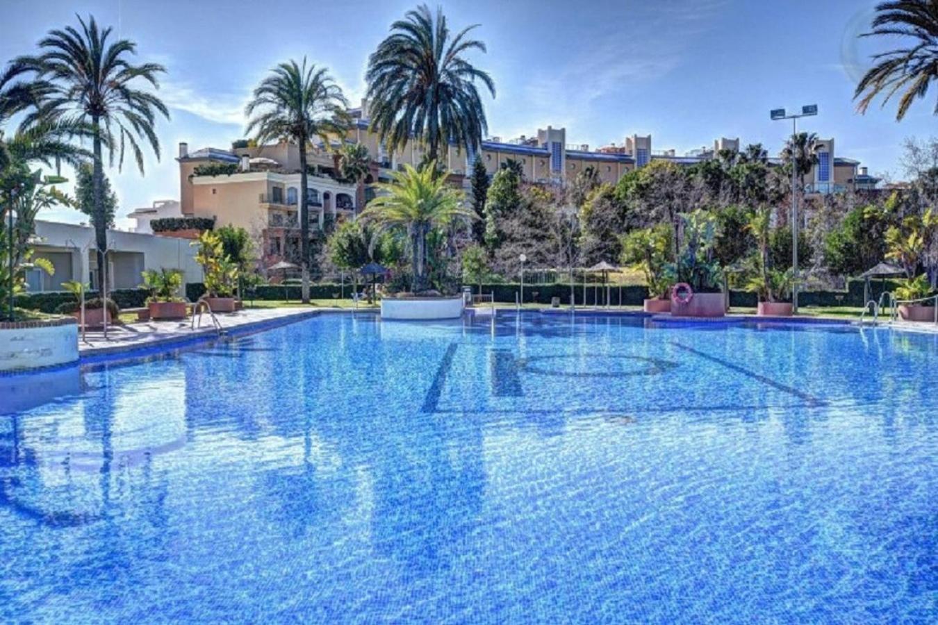 Deluxe Large Sea Views Benalbeach