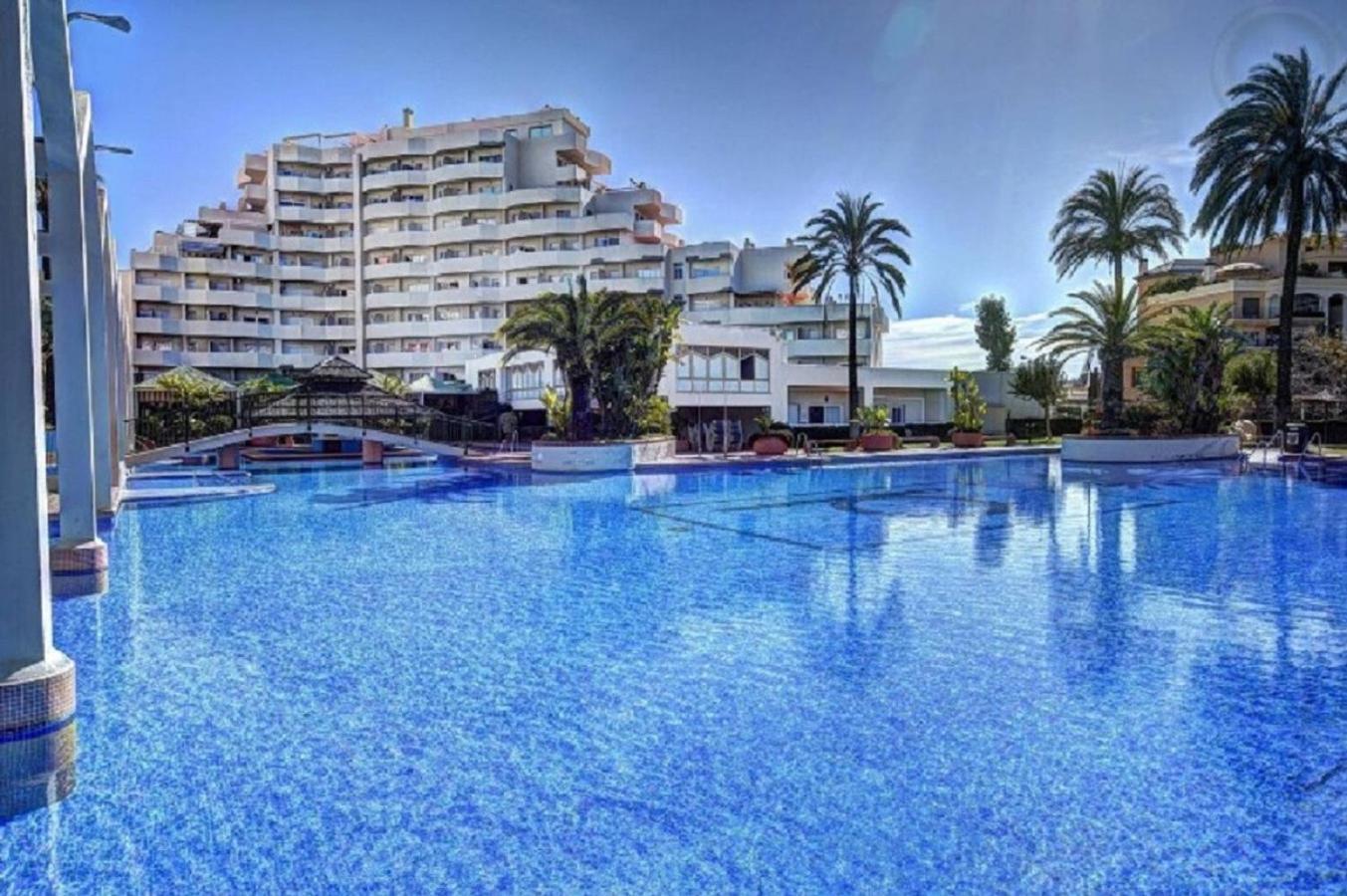 Apartment Deluxe Large Sea Views Benalbeach